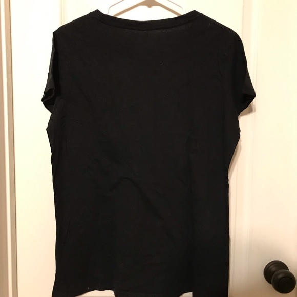 Cute ‘This is my awesome grandma’ black shirt. Size Large - Picture 4 of 5